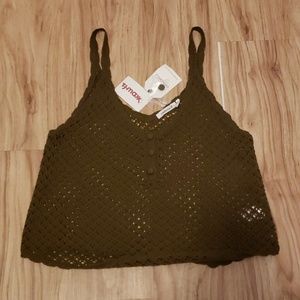 Cute cutout crop top mock buttons